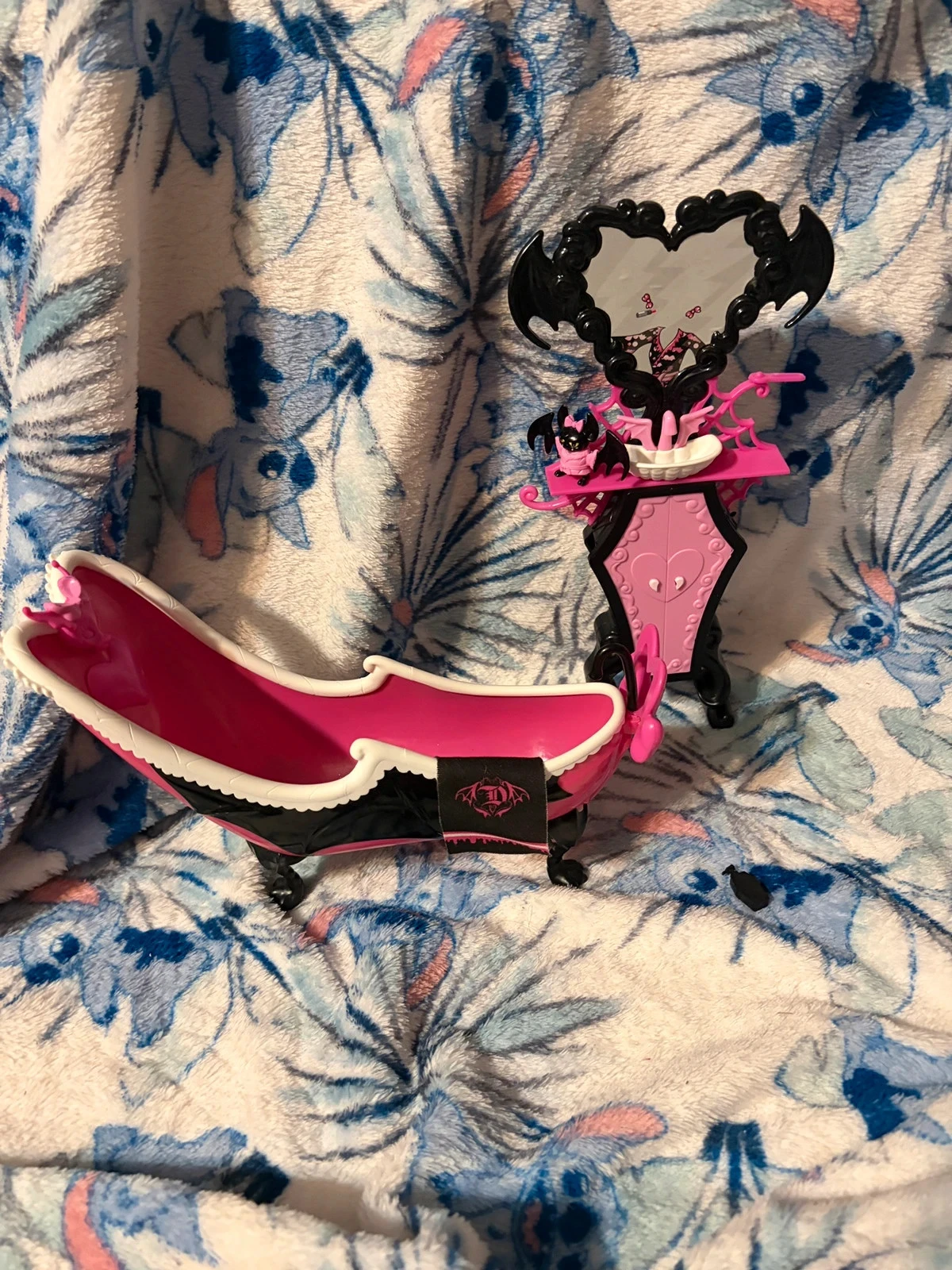 Ensemble Salle de Bain Draculaura Monster High - Miroir et Baignoire Cercueil